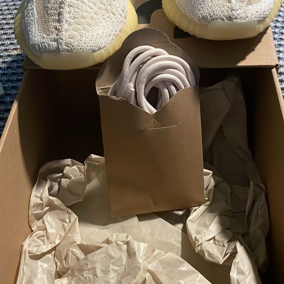 Yeezy Boost 350 size 4 - Picture 6 of 6